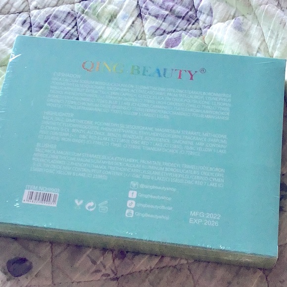 Qing ImLove Fast Food eyeshadow palette Sealed 124 Glitters, Shimmers, Mattes - Picture 6 of 7